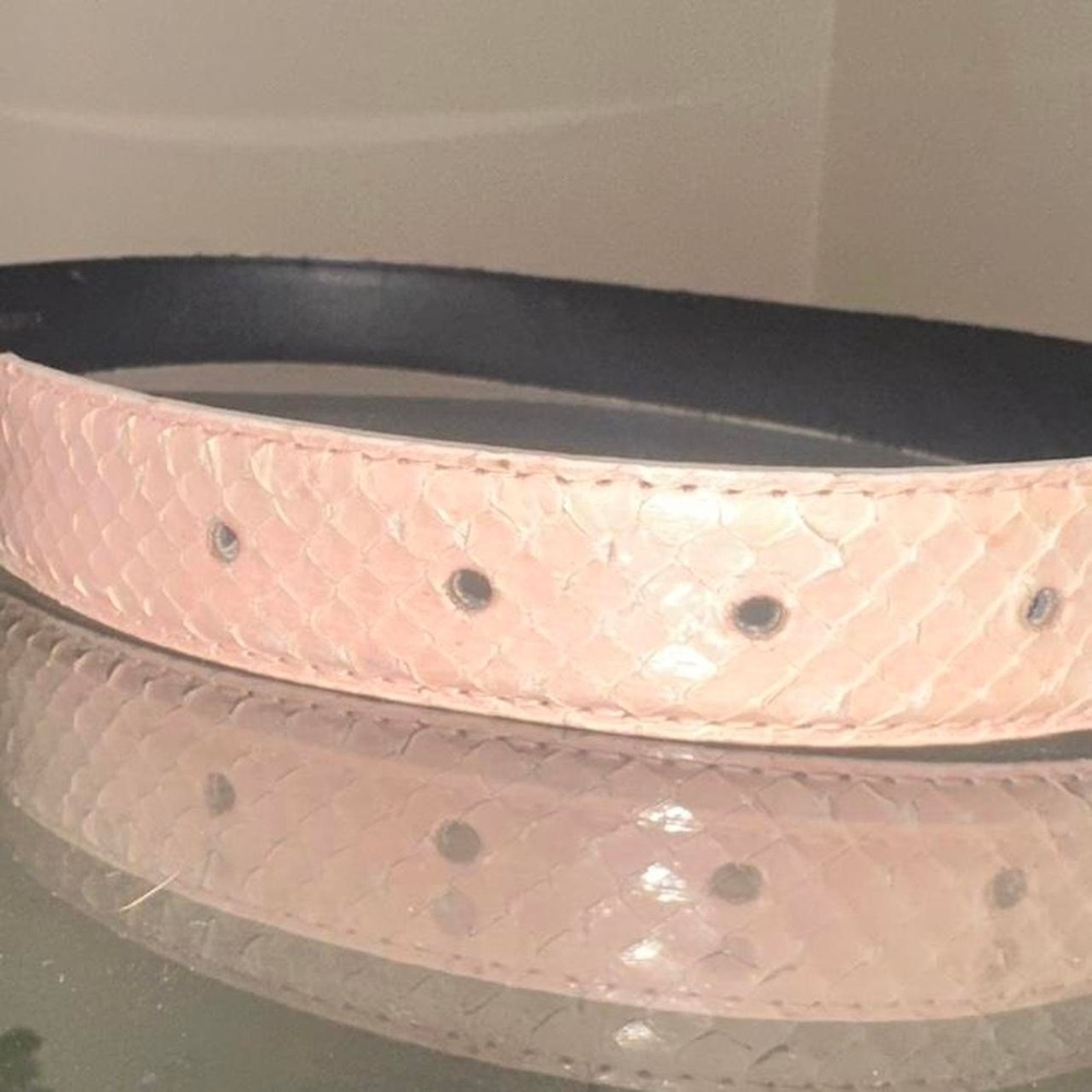 Pink genuine snake skin belt with gold buckle - Picture 3 of 4